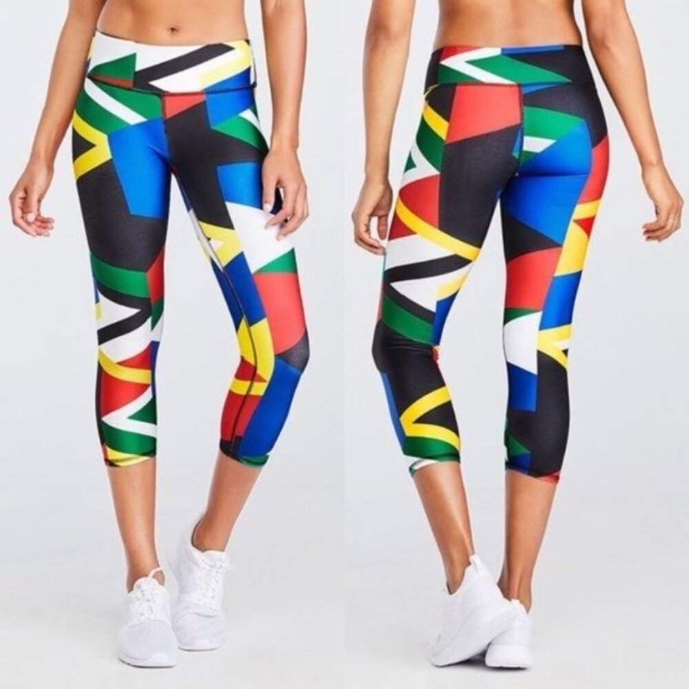 RARE Fabletics Define Powerhold Mid Rise Capri Leggings Pants Sz XS Global Print